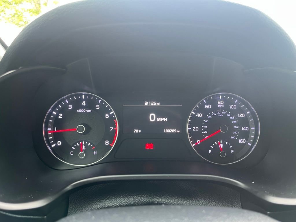 Used 2021 White Kia GT image 20