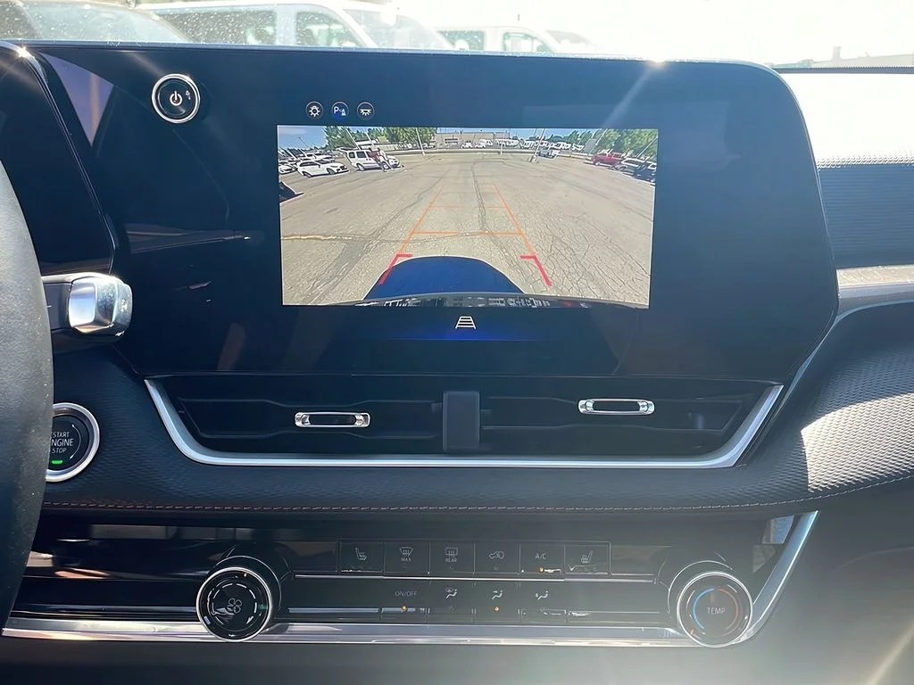 2025 Chevrolet Equinox LT - Photo 18
