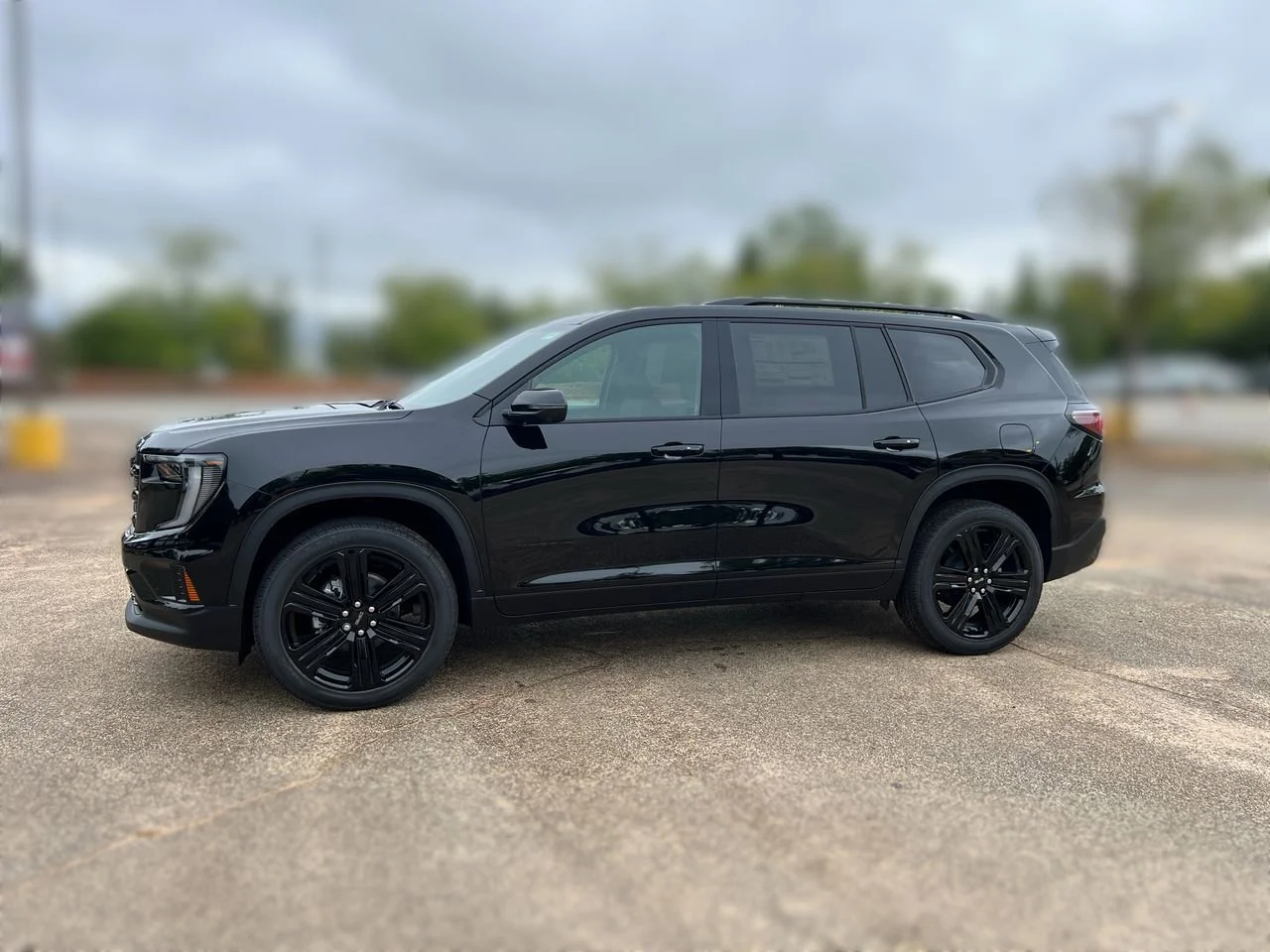 Used 2026 Ebony Twilight Metallic GMC Elevation image 1