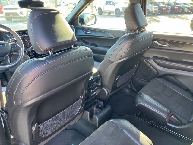 Used 2023 Silver Zynith Jeep Altitude image 22