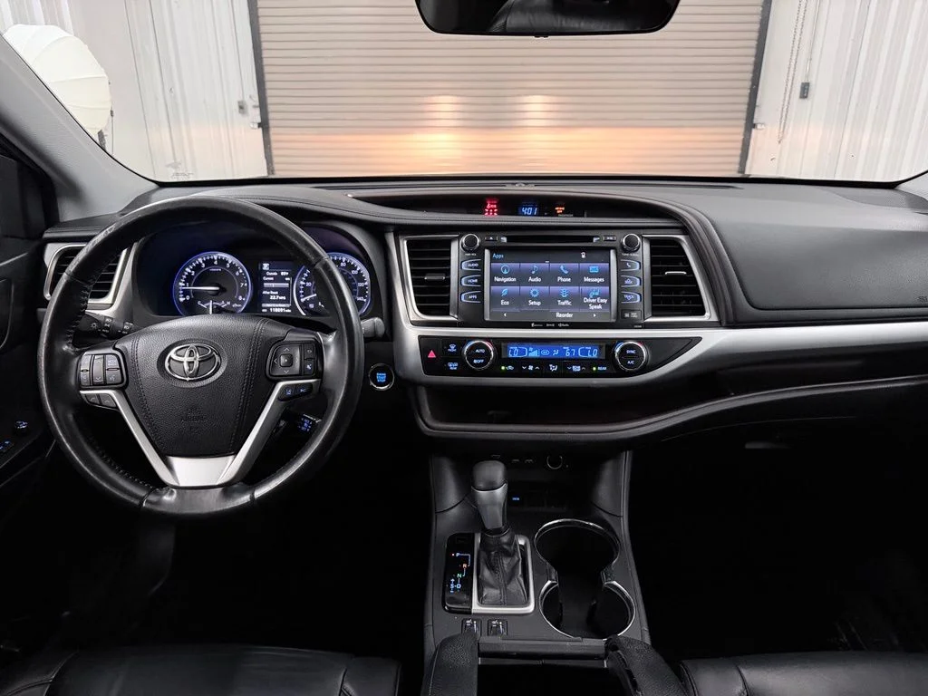 Used 2019 Black Toyota XLE image 20