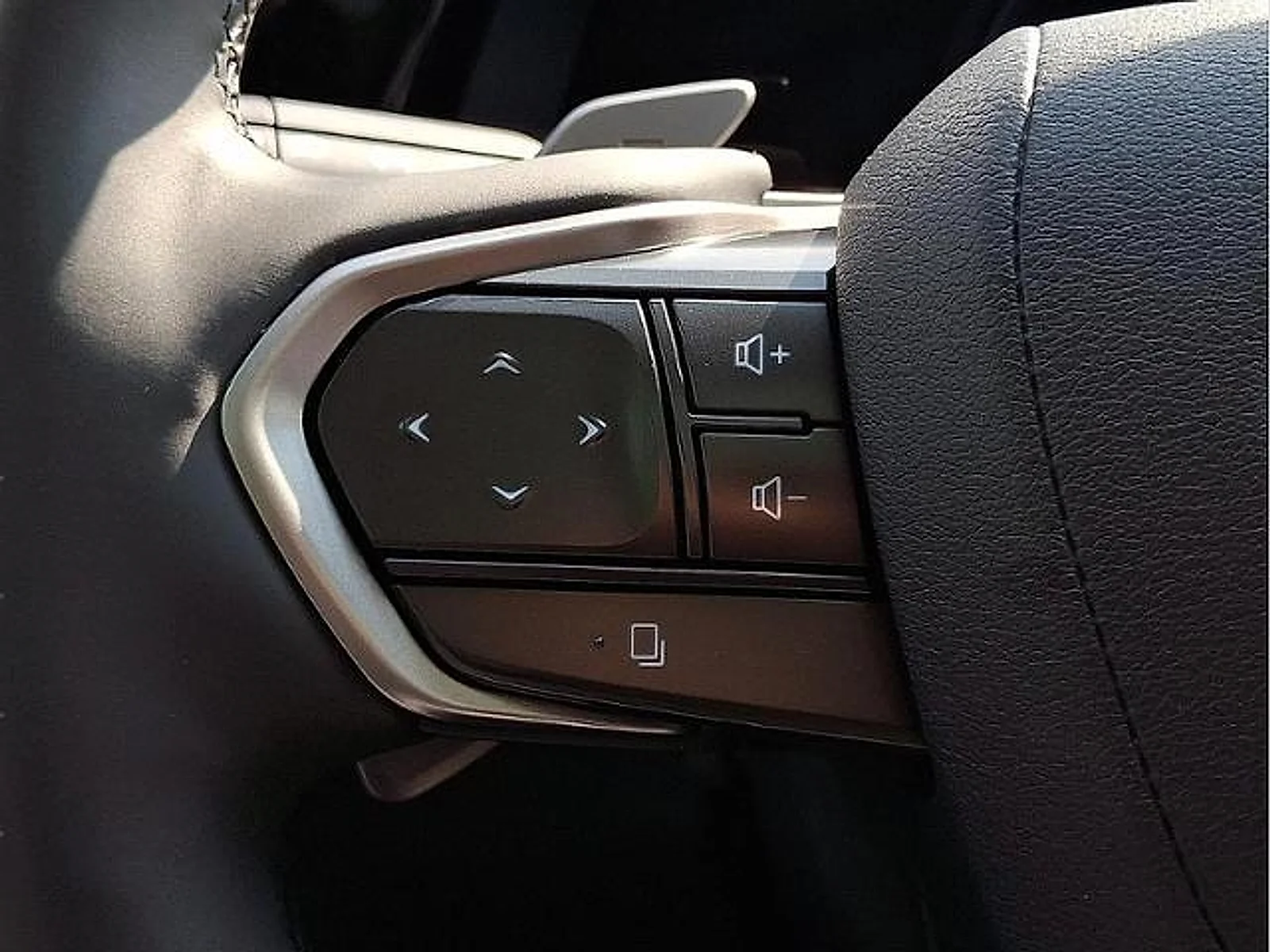Certified Used 2023 Silver Lexus  image 21