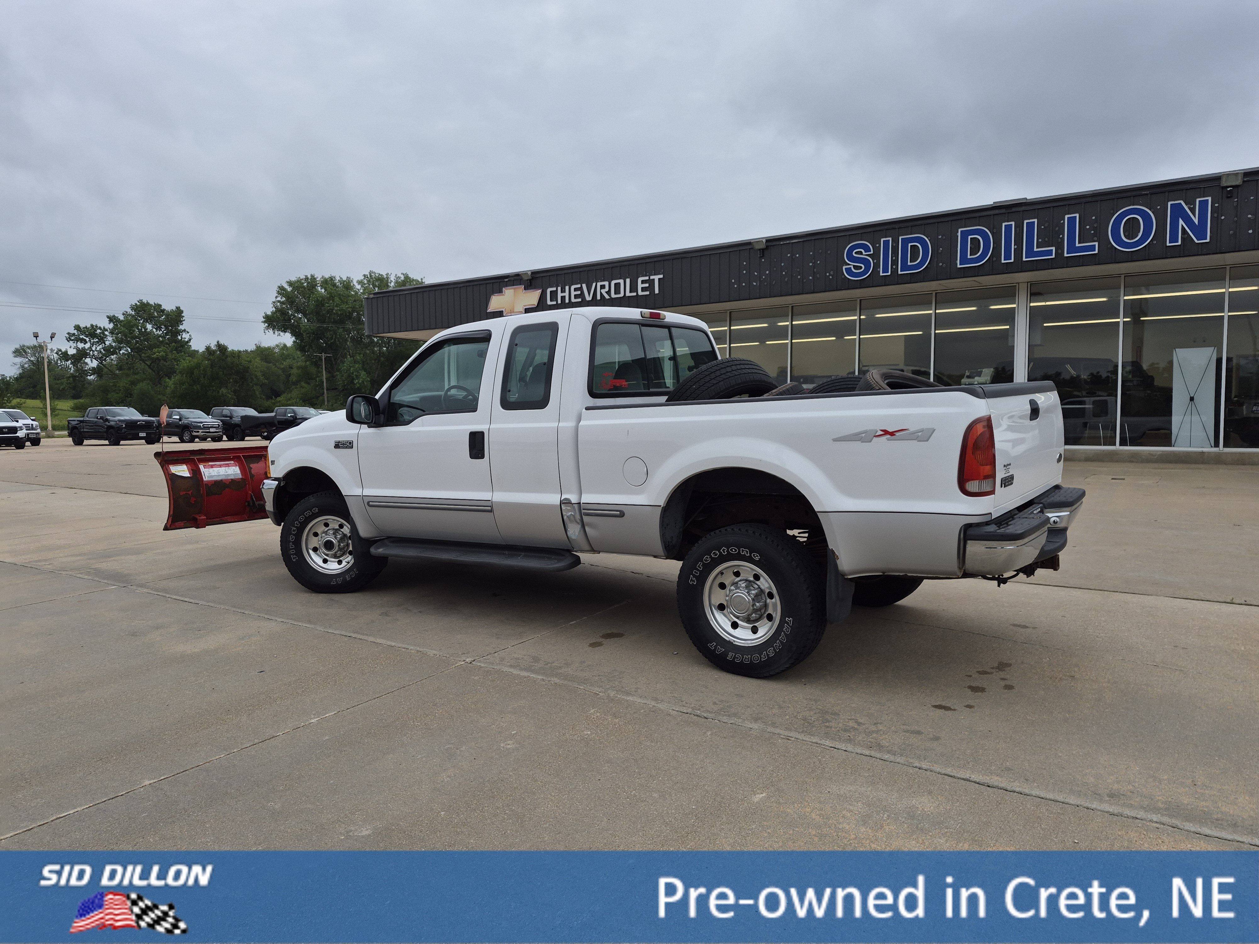 Used 1999 Off White Ford XL image 11