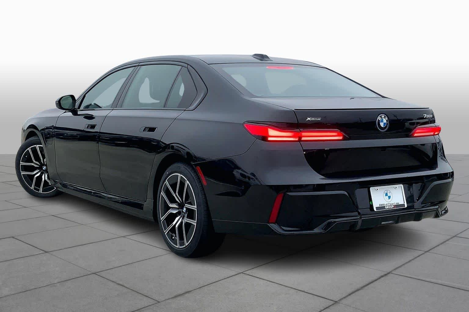 Used 2026 Black Sapphire Metallic BMW 750e xDrive image 12