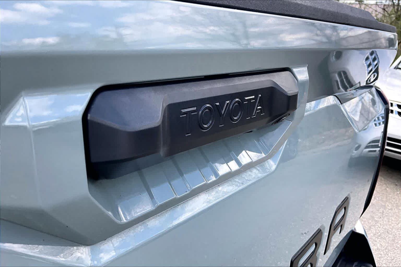 Used 2024 Lunar Rock Toyota SR5 image 29