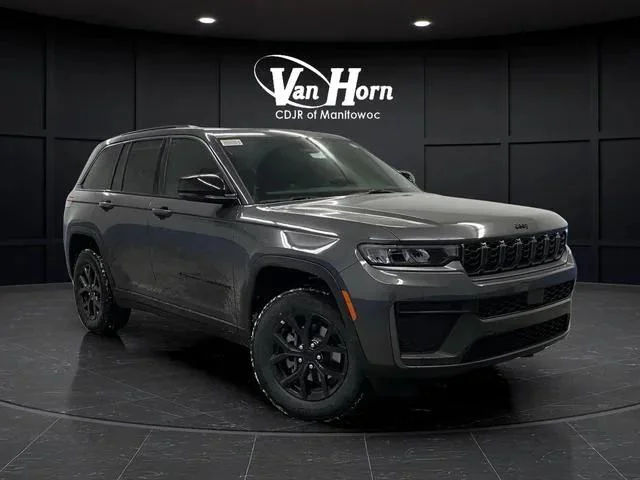 New 2026 Baltic Gray Metallic Clear-Coat Exterior Paint Jeep Laredo image 41