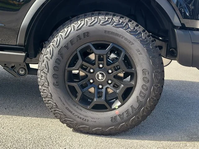 New 2026 Shadow Black Ford Badlands image 8