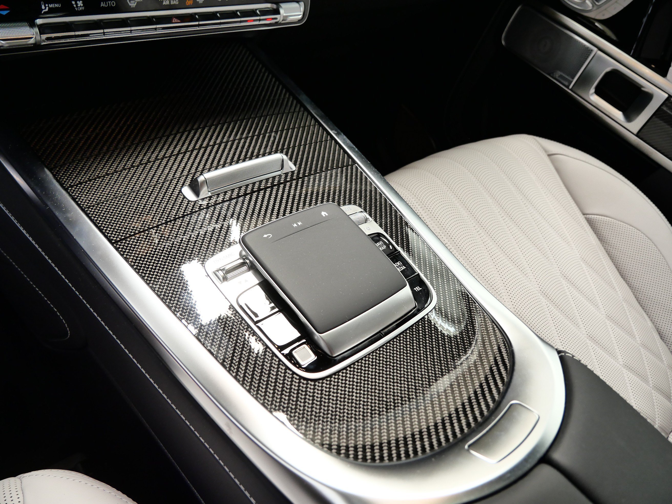 New 2027 MANUFAKTUR Graphite Metallic Mercedes-Benz AMG® G 63 SUV image 15