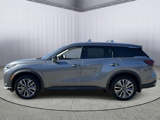 New 2027 GRAPHITE SHADOW INFINITI Luxe AWD image 3