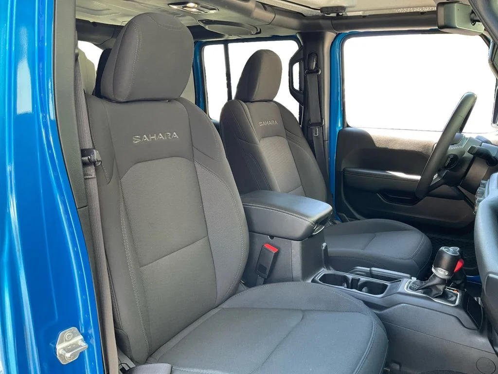 Used 2023 Blue Jeep Sahara image 27