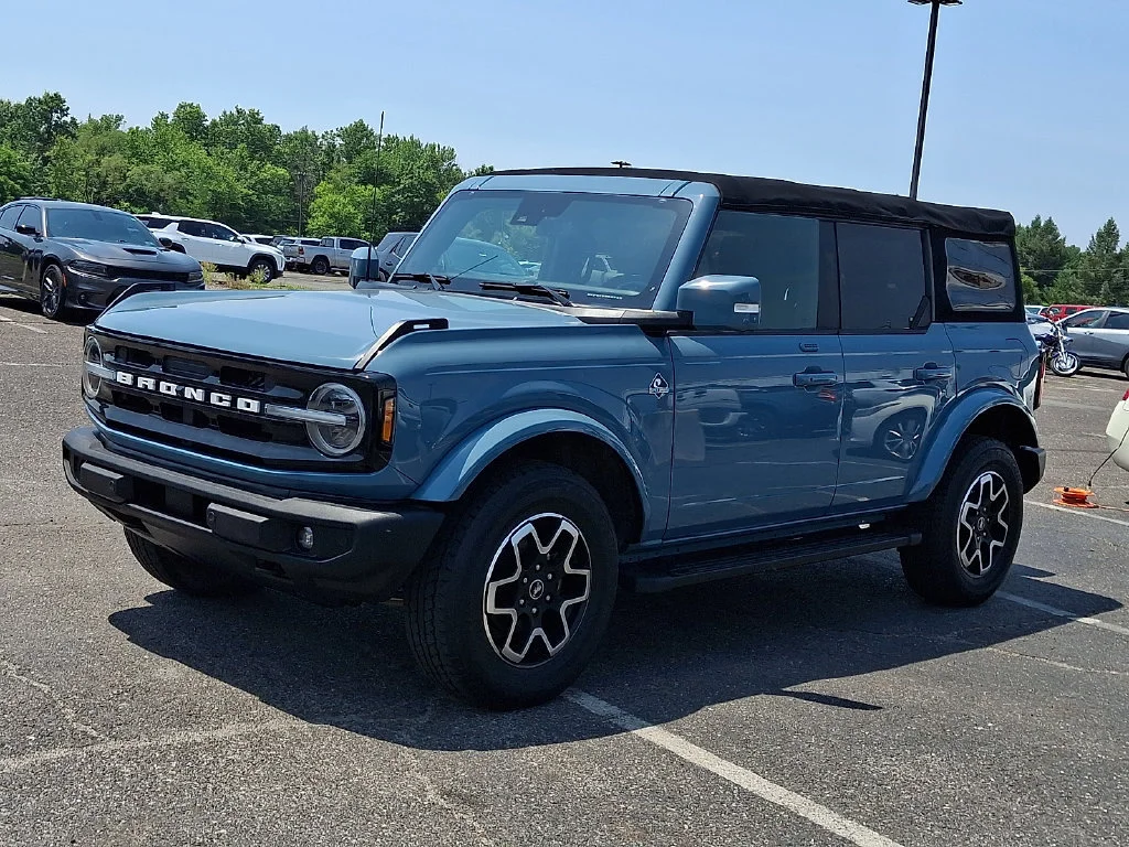 Used 2022 Green Ford Outer Banks image 6