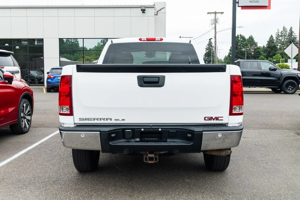 Used 2008 White GMC SLE1 image 5