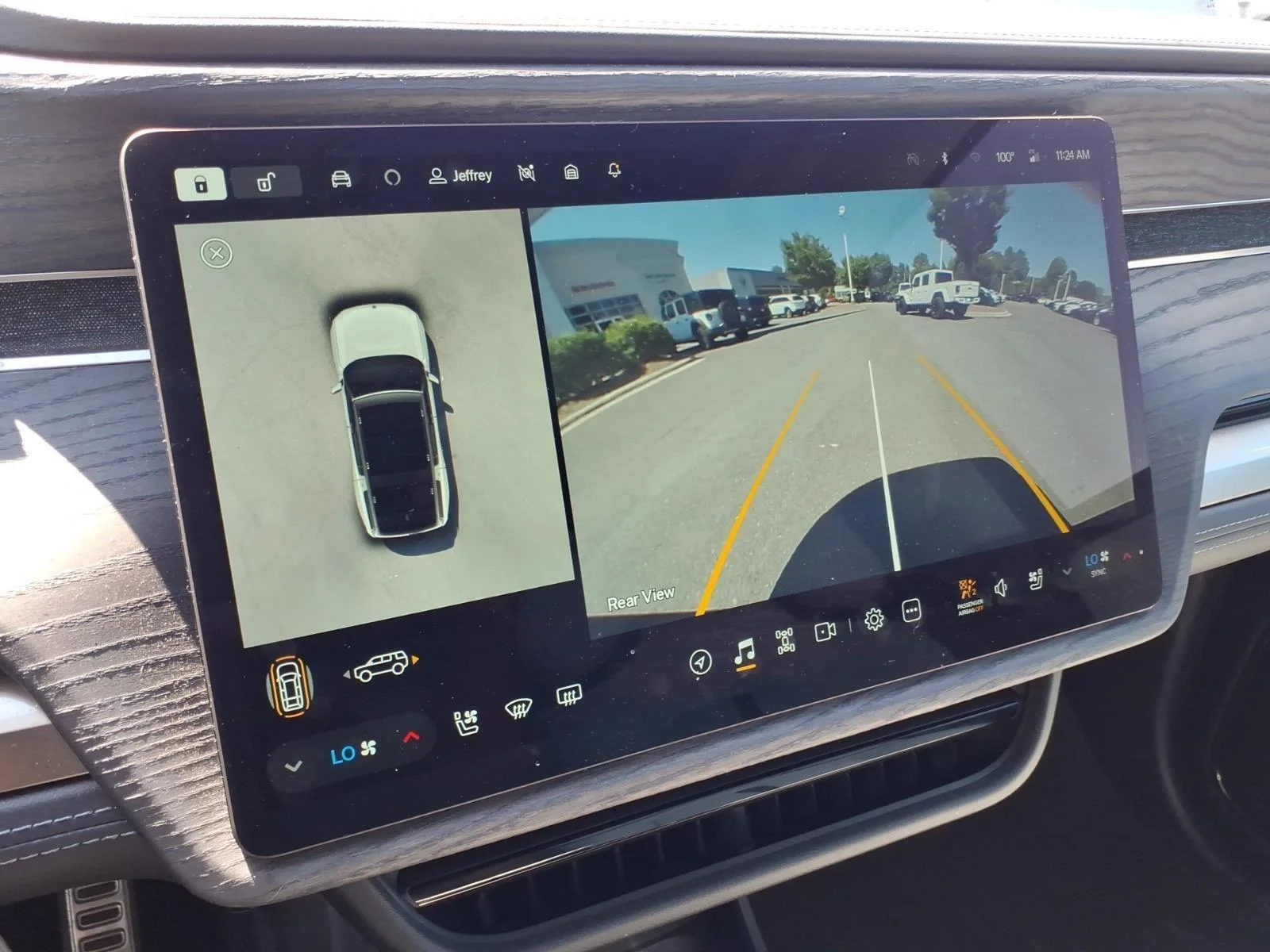 Used 2024  Rivian Adventure image 3