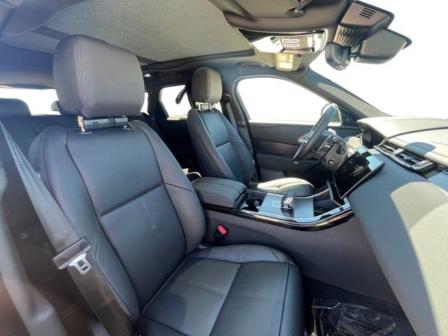 New 2026 Santorini Black Land Rover Dynamic SE image 16