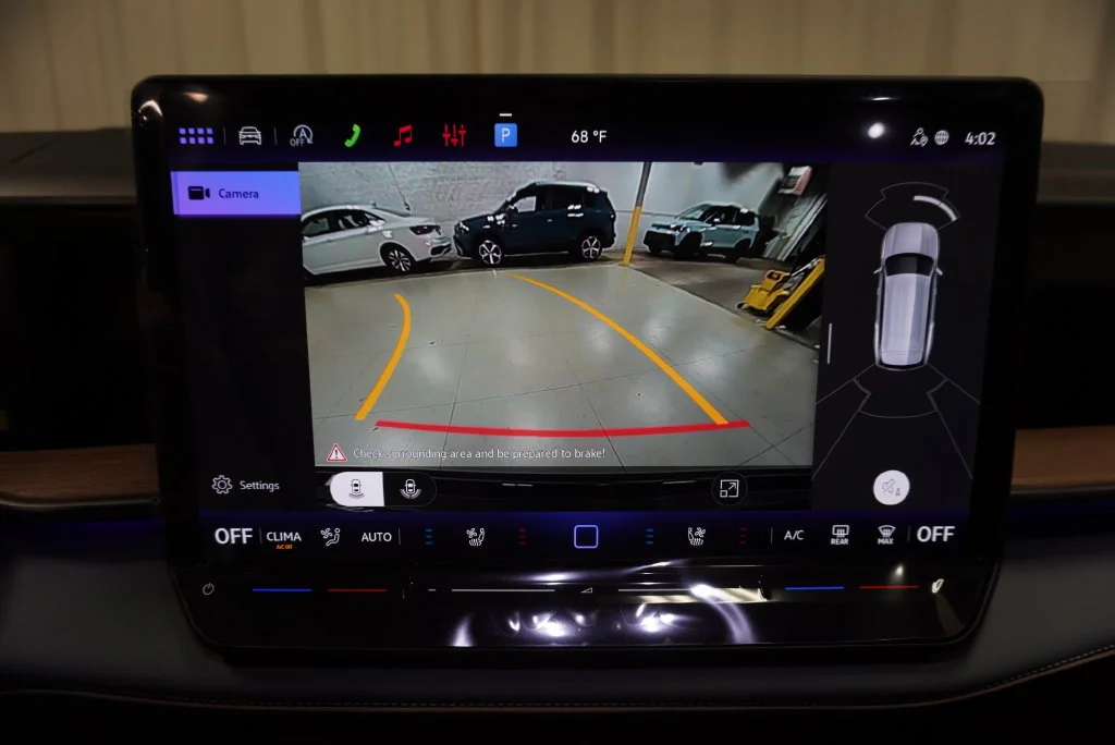 New 2027 Deep Black Volkswagen SE w/Technology image 21