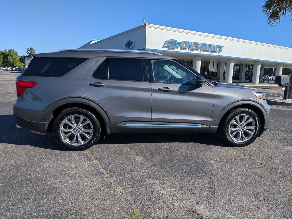 Used 2022 Gray Ford Limited image 4