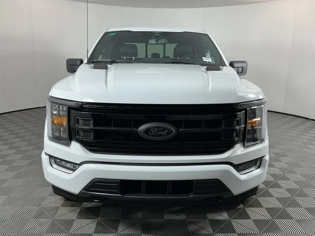 Used 2023 Oxford White Ford XLT image 2