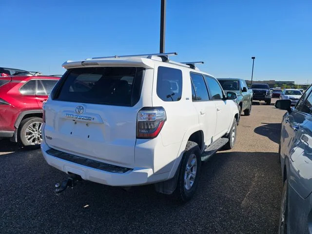 Used 2016 Super White Toyota SR5 image 7