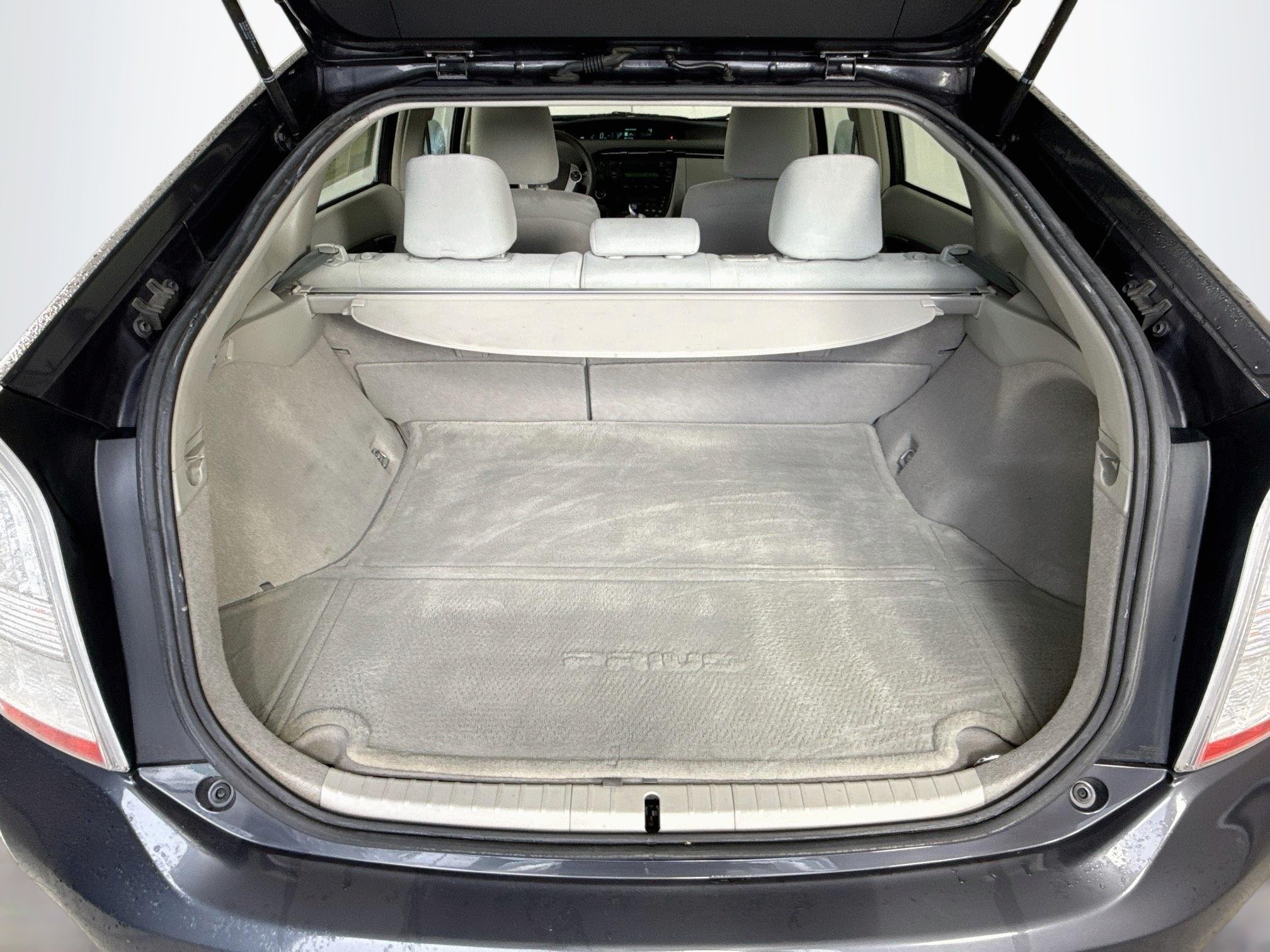 Used 2010 Winter Gray Metallic Toyota II image 22