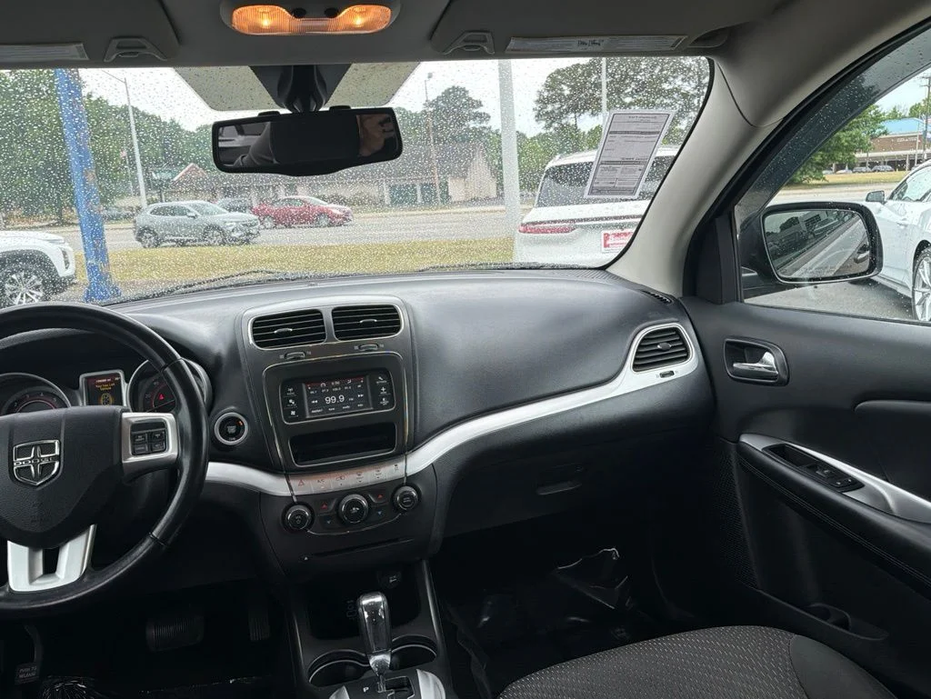Used 2017 Gray Dodge SE image 14