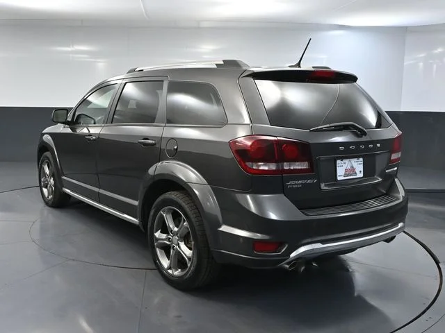 Used 2017 Gray Dodge Crossroad image 7