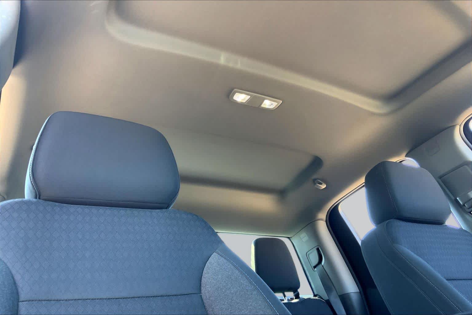 Used 2022 Summit White Chevrolet Custom image 14