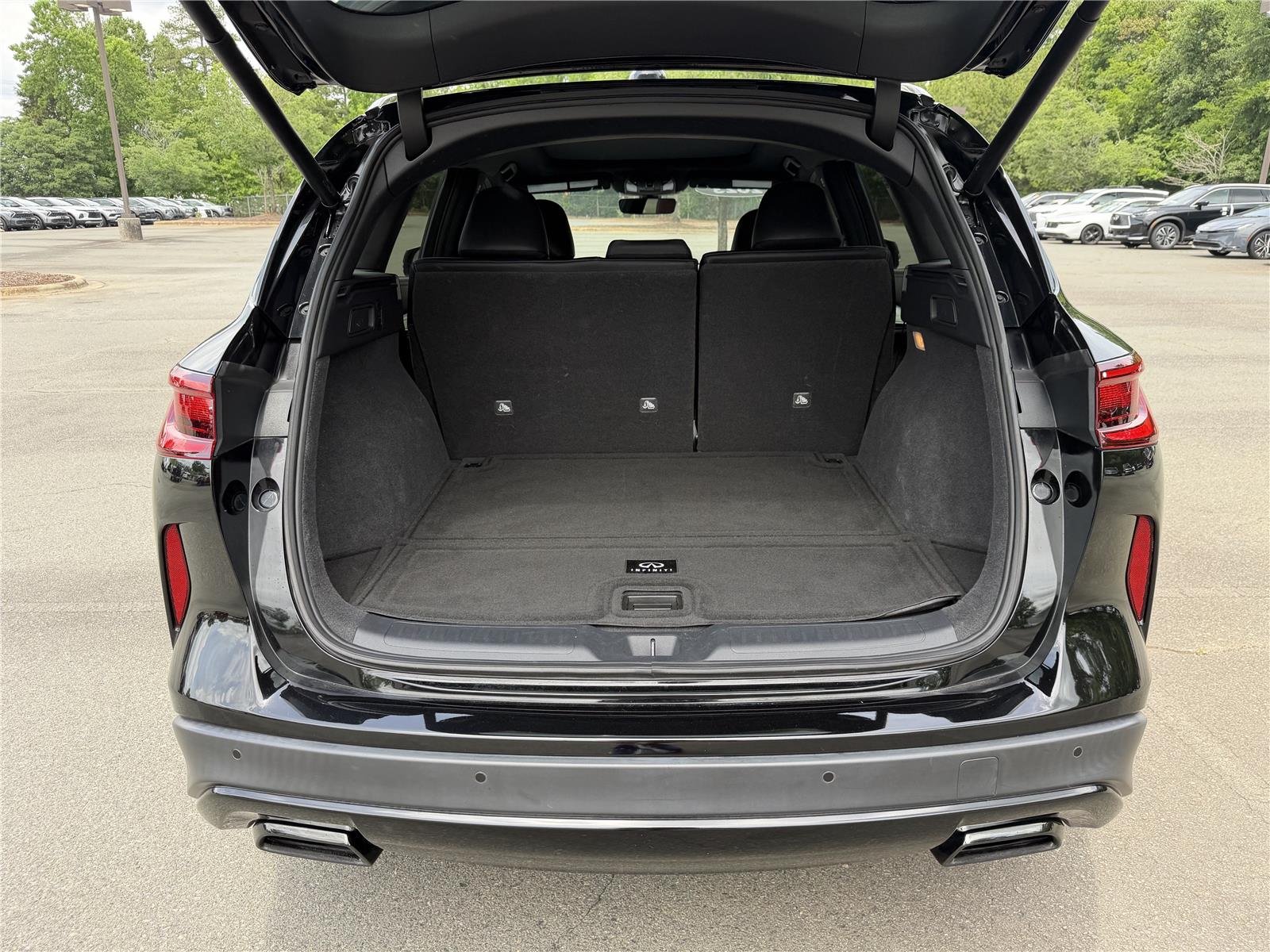 Used 2023  INFINITI SPORT image 29