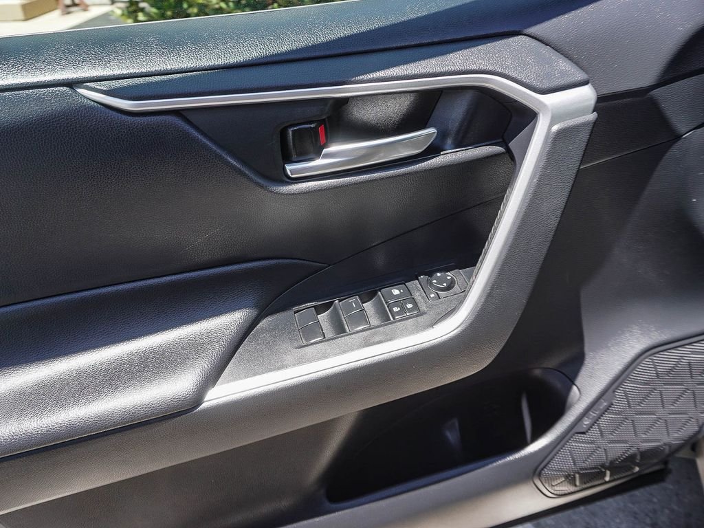 Used 2019 Gray Toyota XLE image 18
