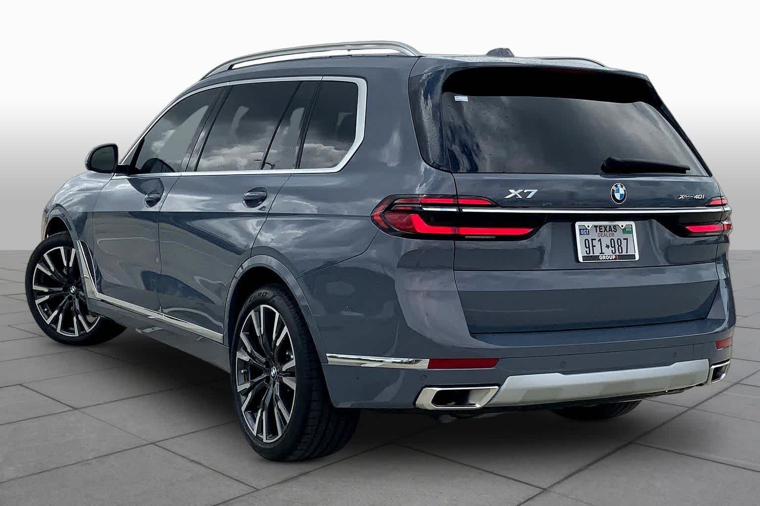 Used 2026 Sparkling Copper Metallic BMW xDrive40i image 19