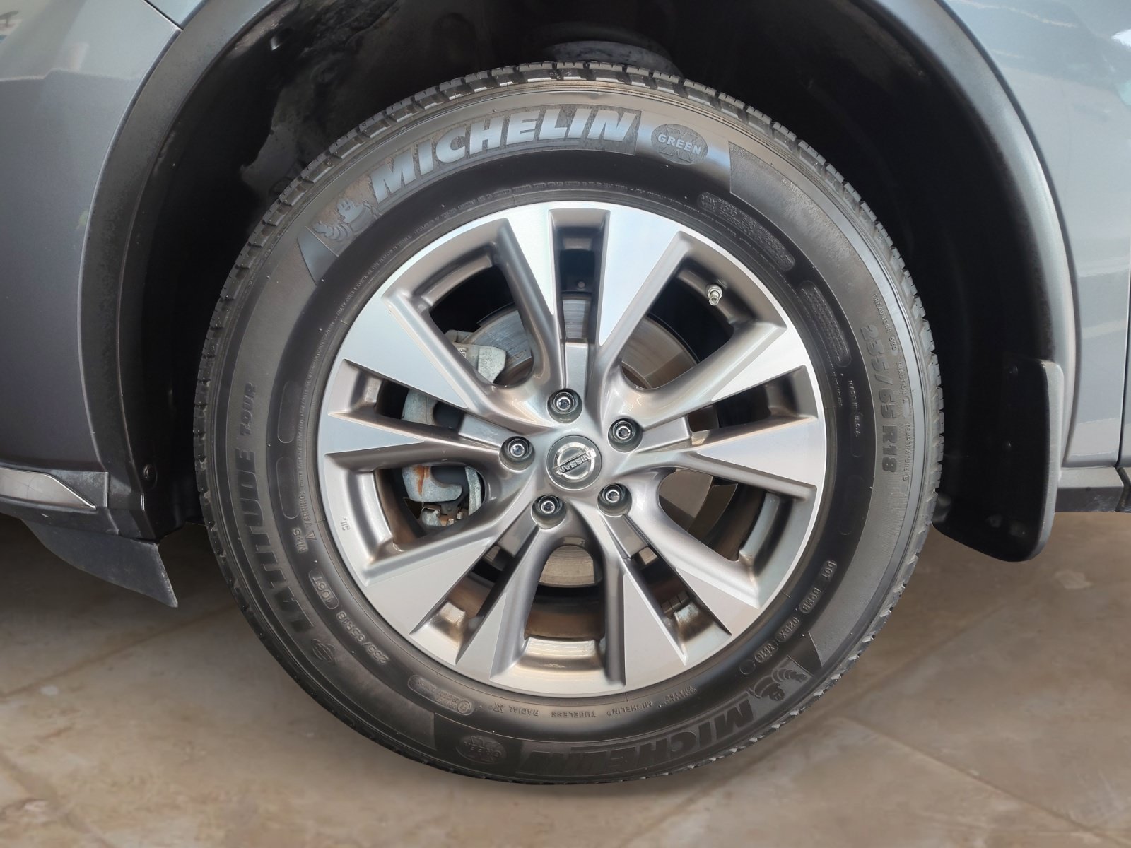 Used 2017 Gun Metallic Nissan SL image 29
