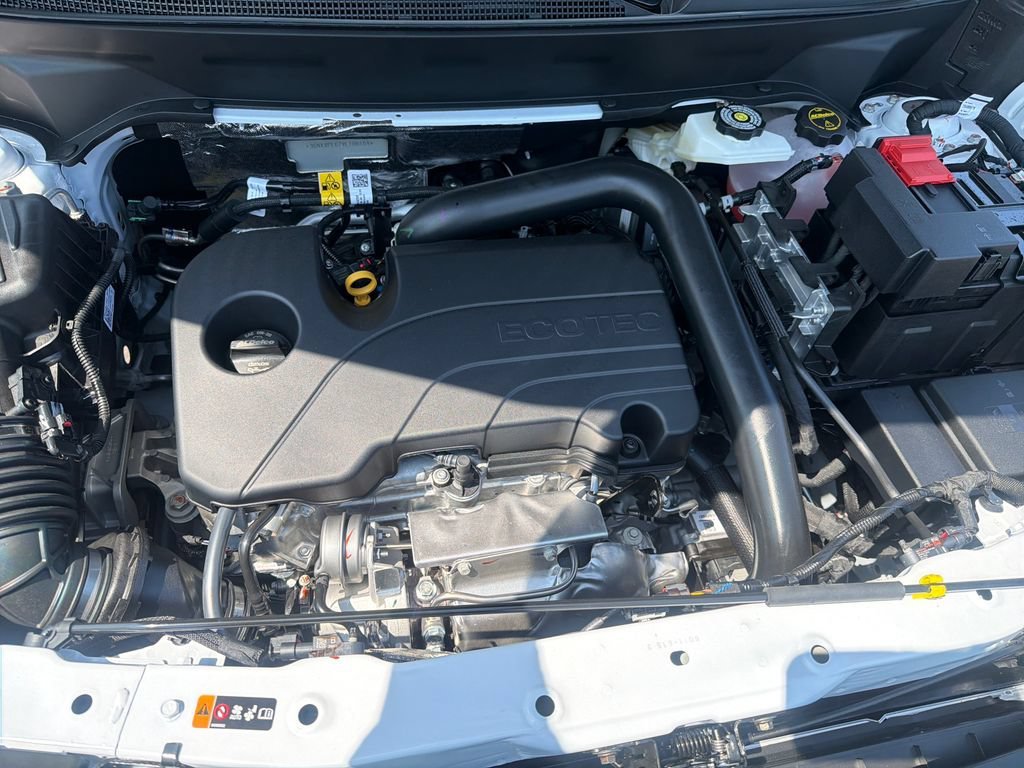 New 2027 Summit White Chevrolet LT image 27
