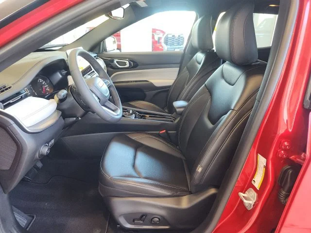 2026 Jeep Compass Limited - Photo 16