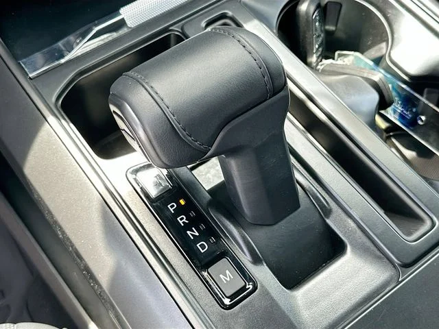 Used 2025 White Ford Lariat image 17
