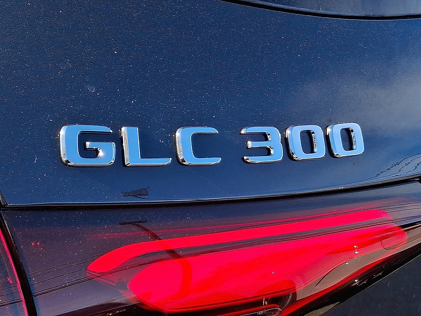 Used 2026 Graphite Grey Metallic Mercedes-Benz GLC 300 image 15