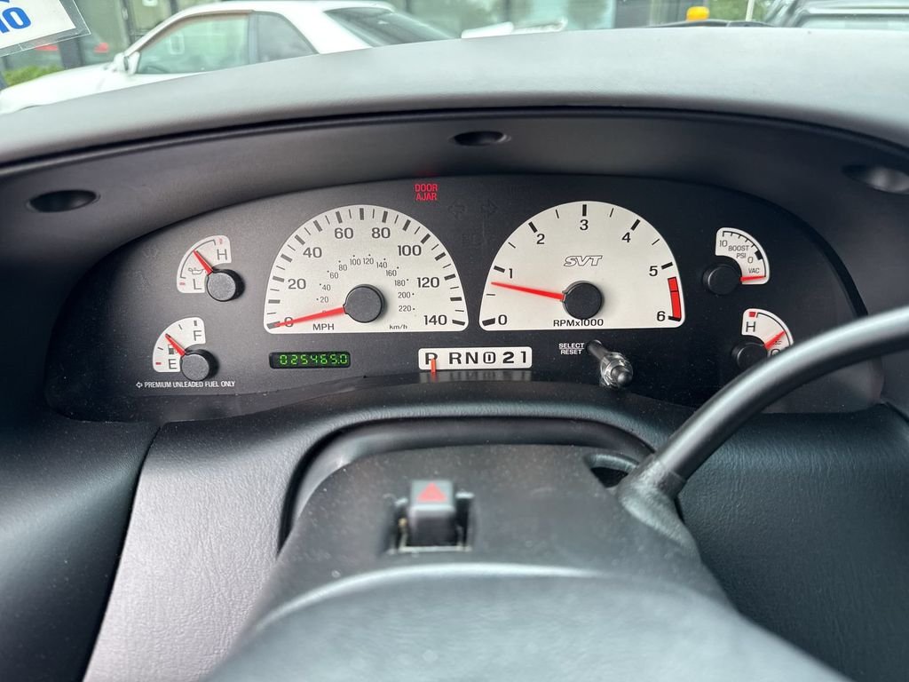 Used 2001  Ford SVT Lightning image 9