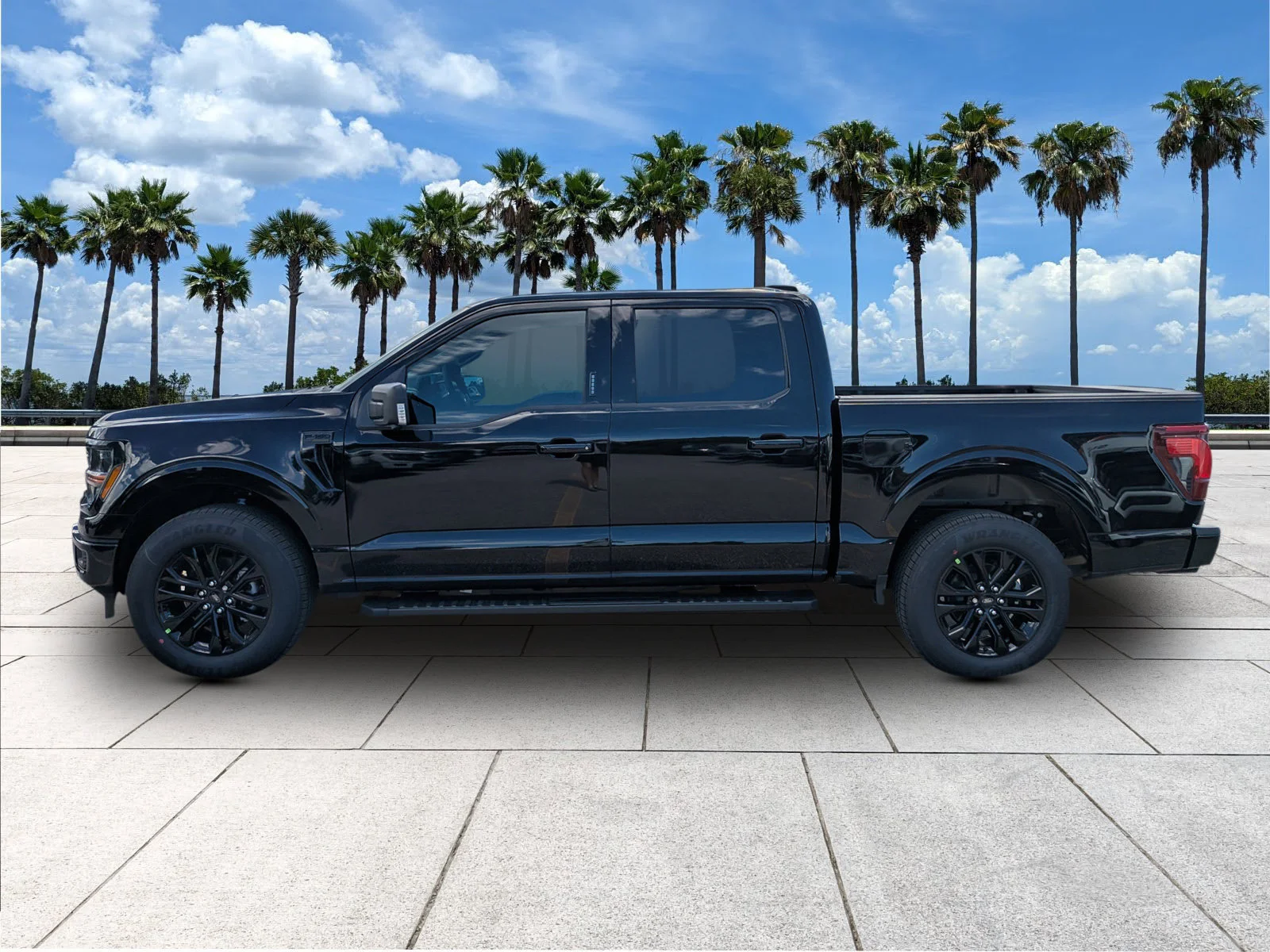 New 2026 Agate Black Metallic Ford XLT image 4