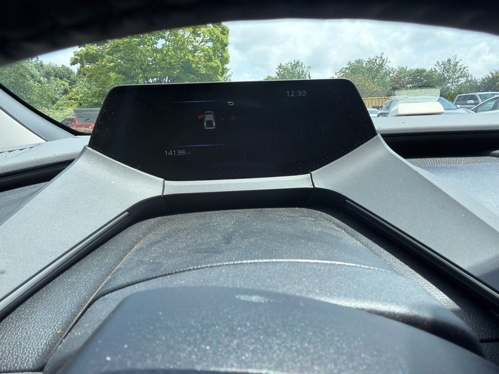Used 2024  Toyota XLE image 4