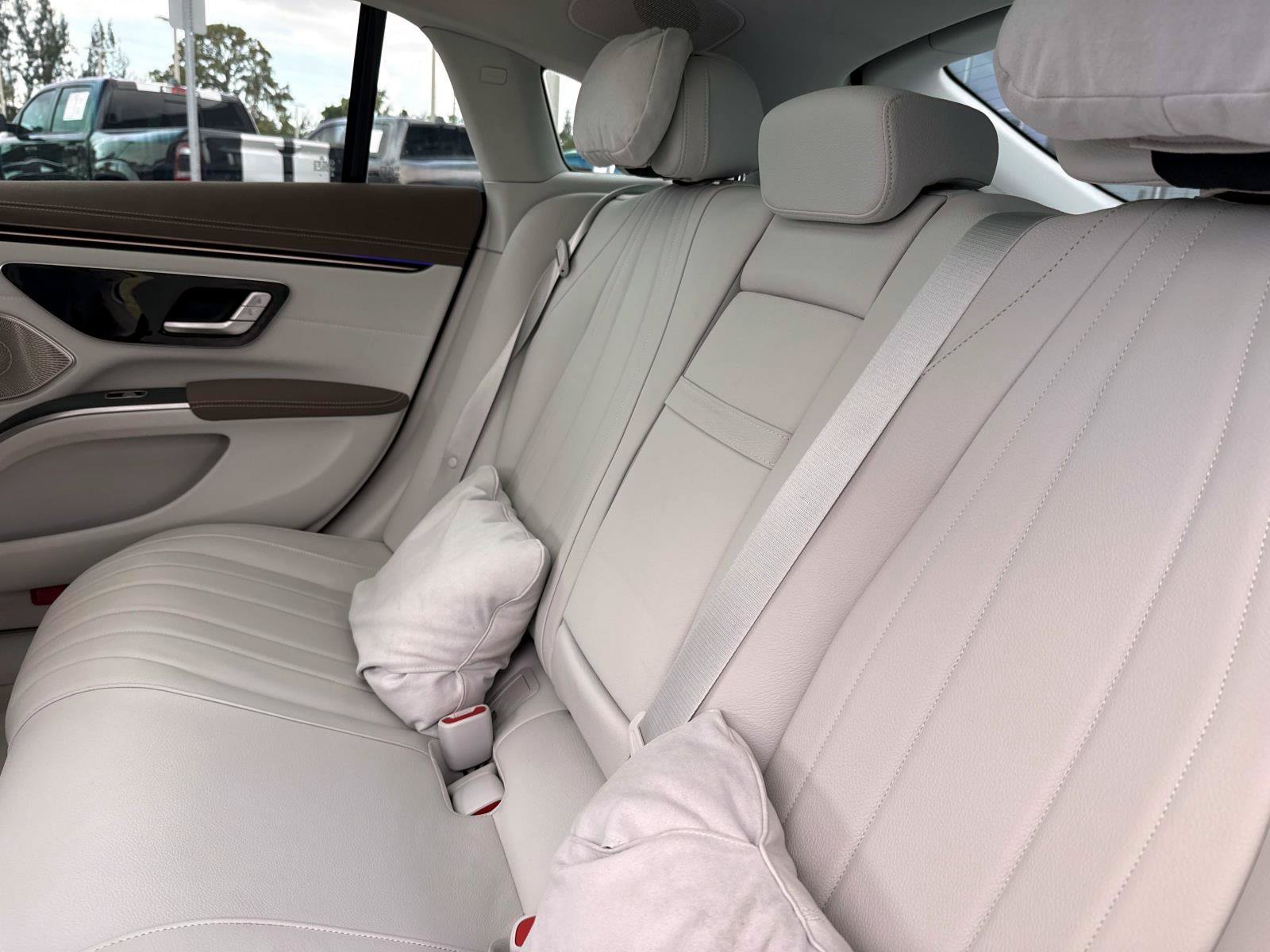 Used 2023 MANUFAKTUR Diamond White Metallic Mercedes-Benz 580 image 12
