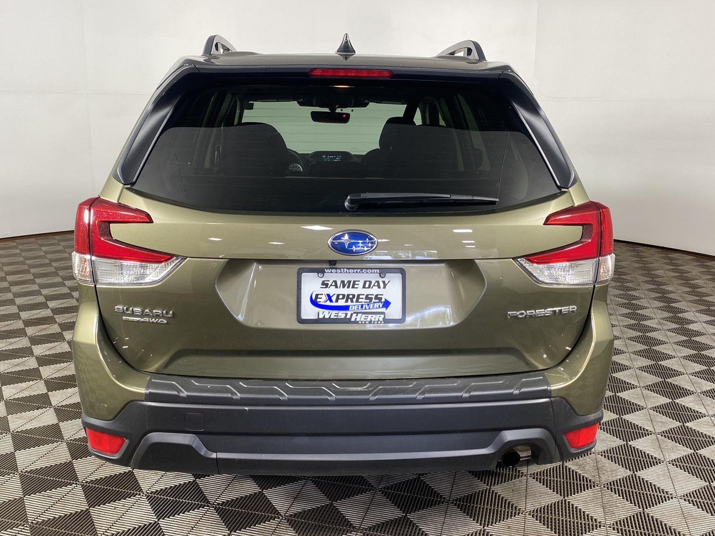 Used 2024 Autumn Green Metallic Subaru Premium image 6