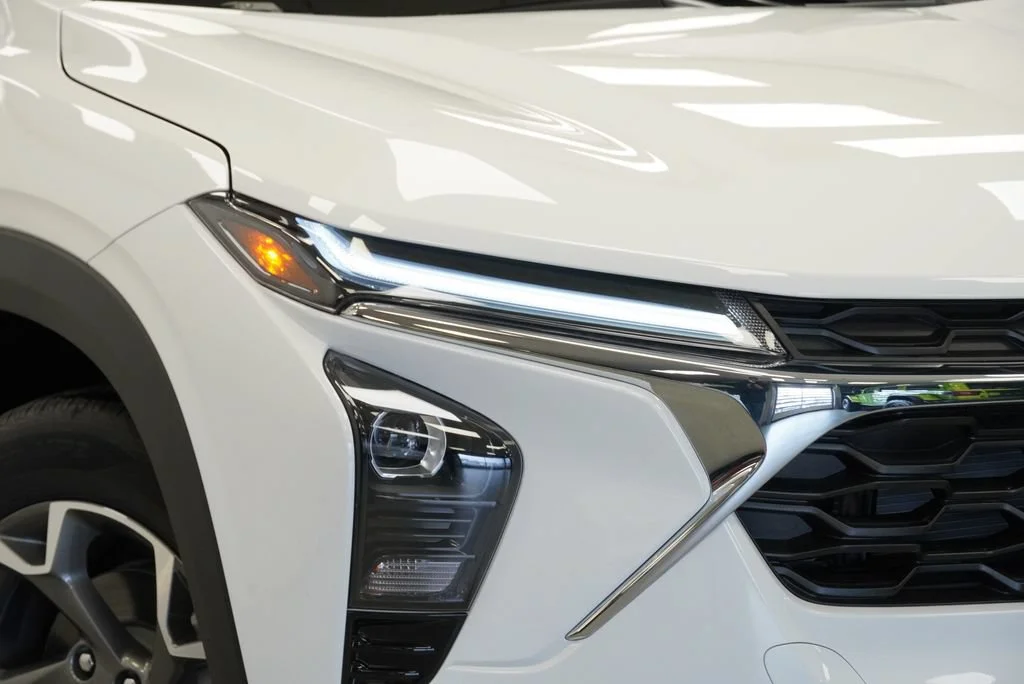 New 2026 Summit White Chevrolet LT image 32