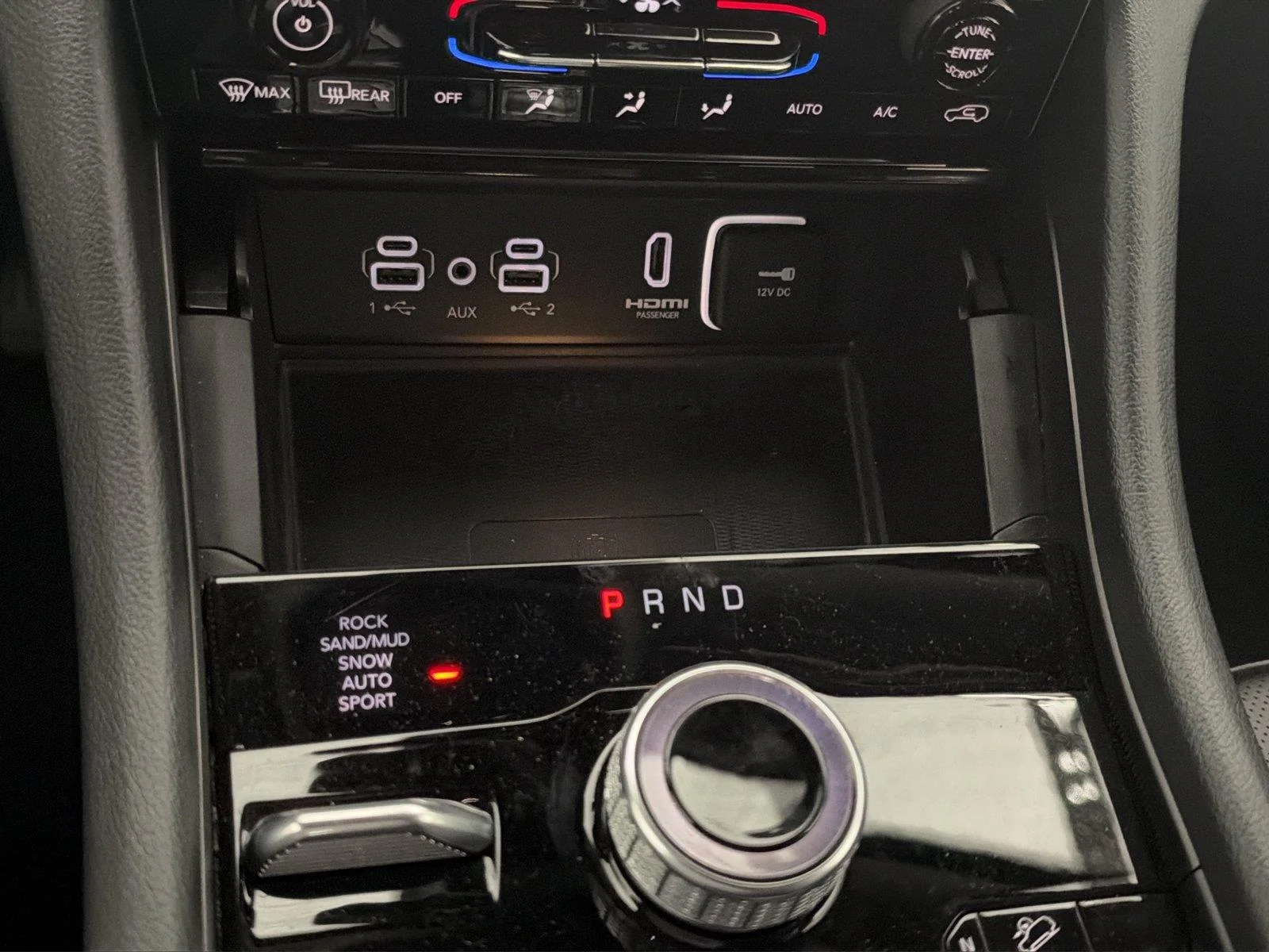 Used 2023 Rocky Mountain Pearlcoat Jeep 30th Anniversary image 18