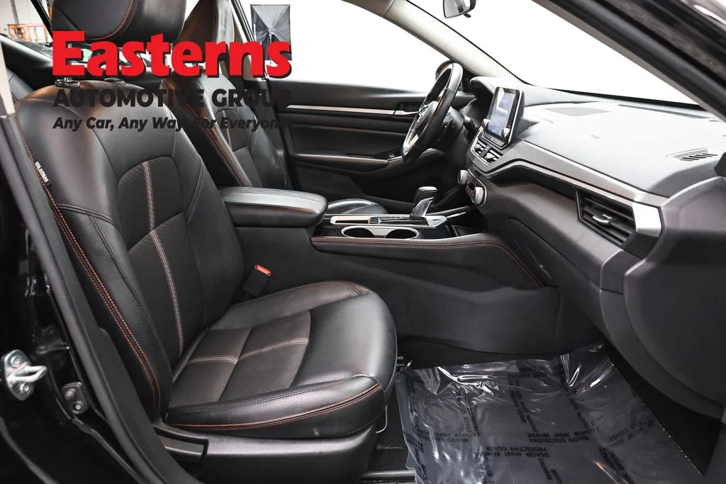 Used 2024 Black Nissan 2.5 SR image 24