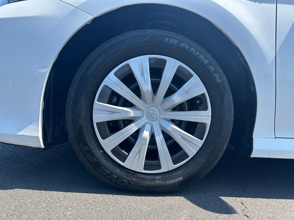 Used 2021 White Toyota LE image 11