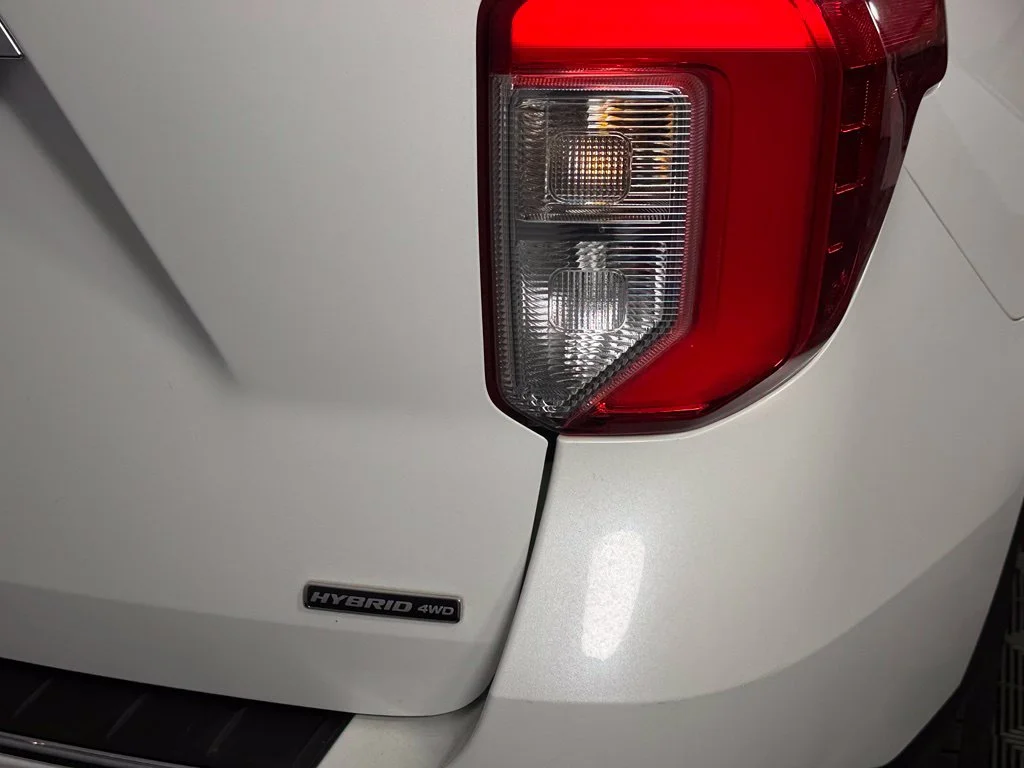 Used 2021 White Ford Limited image 16