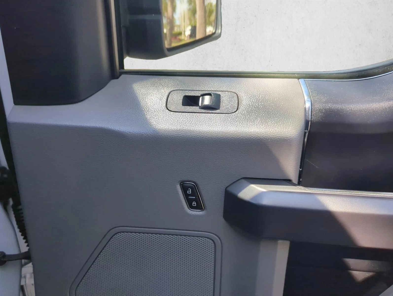 Used 2020 Oxford White Ford XLT image 23