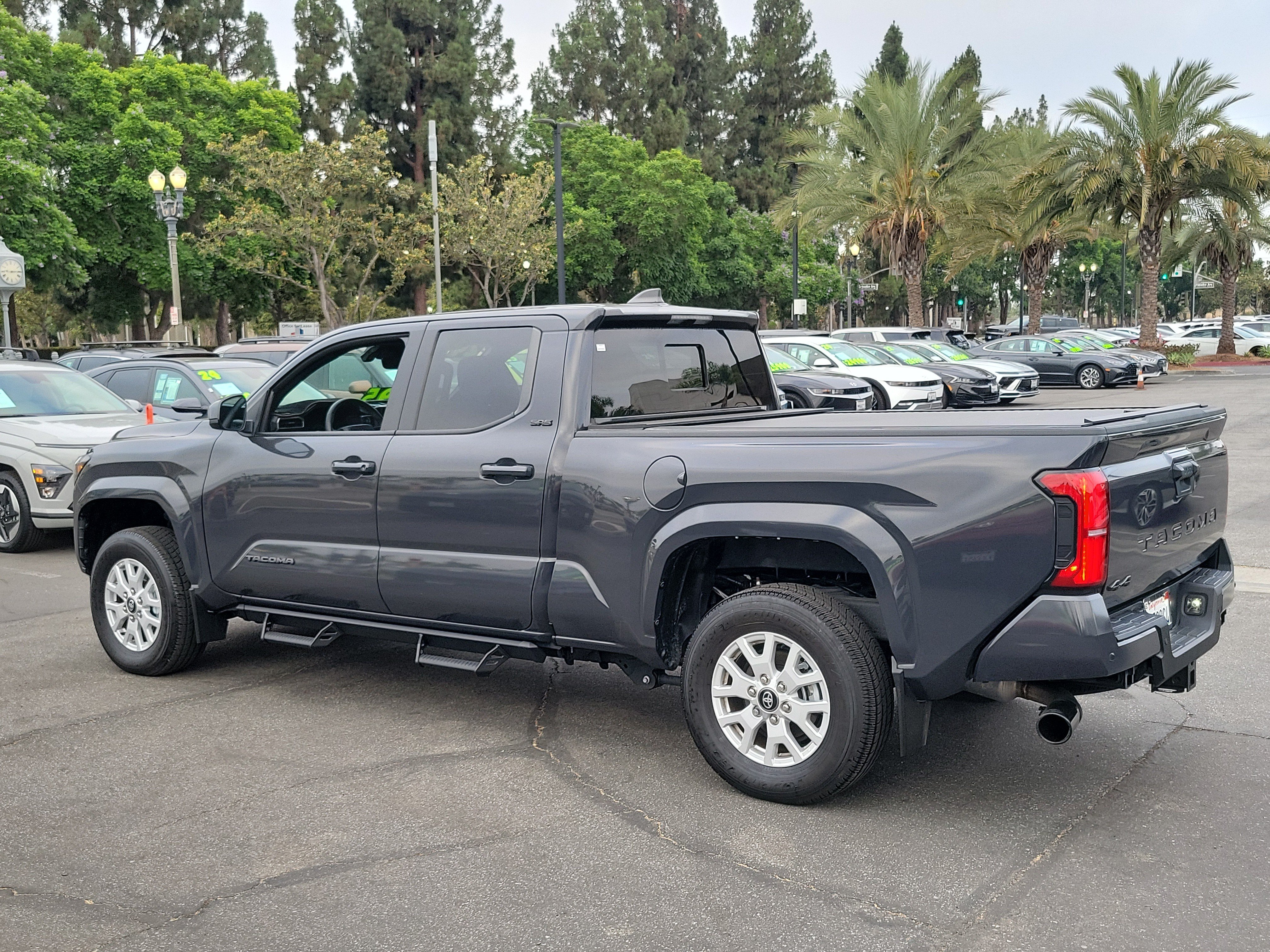 2024 Toyota Tacoma SR5 - Photo 26