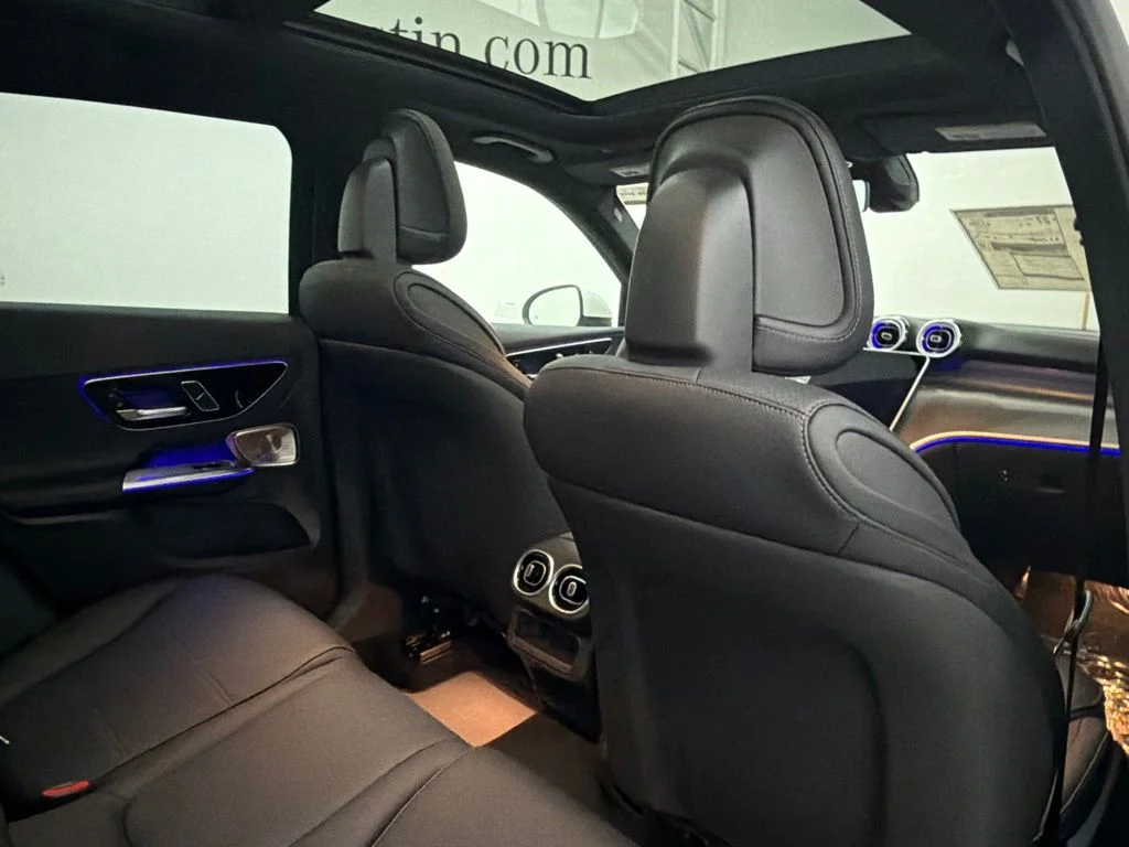 New 2027 White Mercedes-Benz GLC 300 image 24