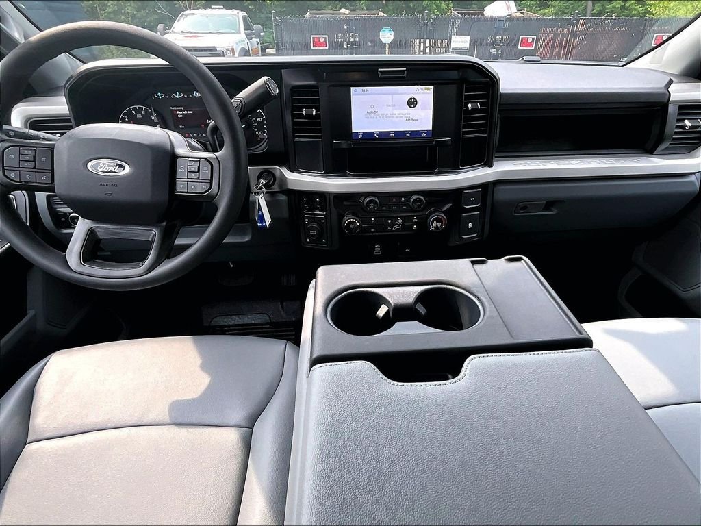 New 2026 Oxford White Ford XL image 5