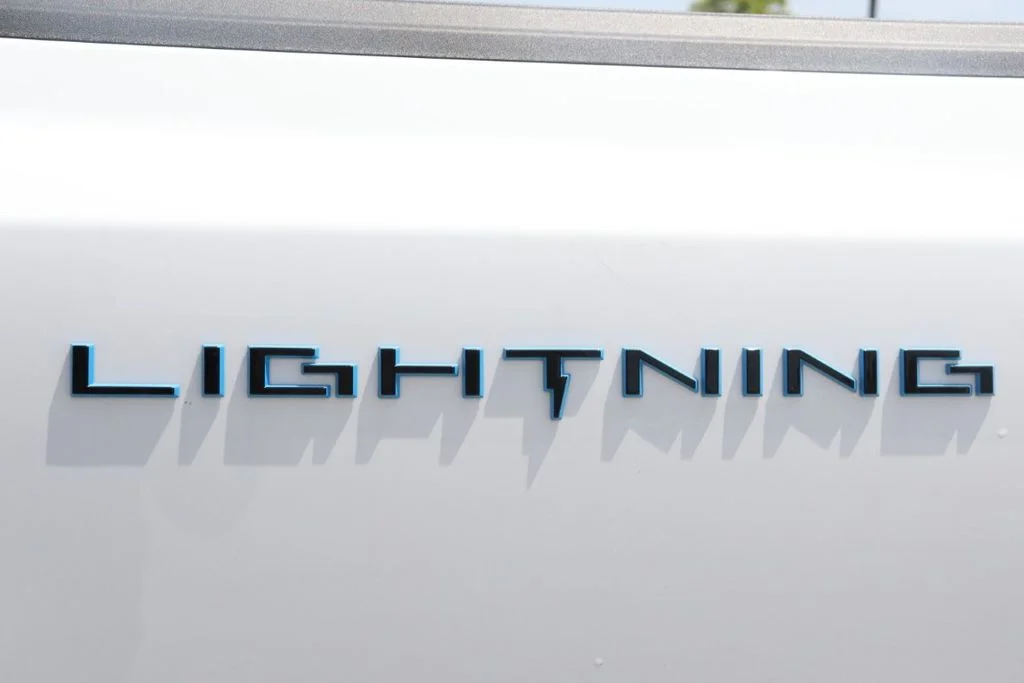 2025 Ford F-150 Lightning Flash - Photo 24