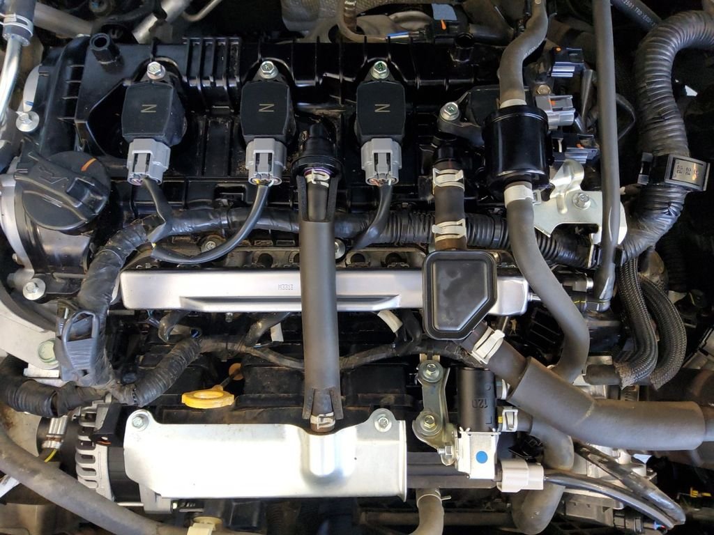 Used 2023 White Nissan SR image 21